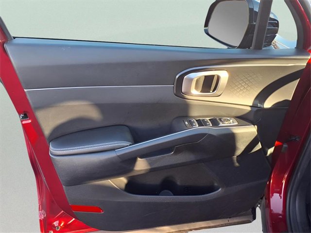 Used 2021 Kia Sorento S image 17