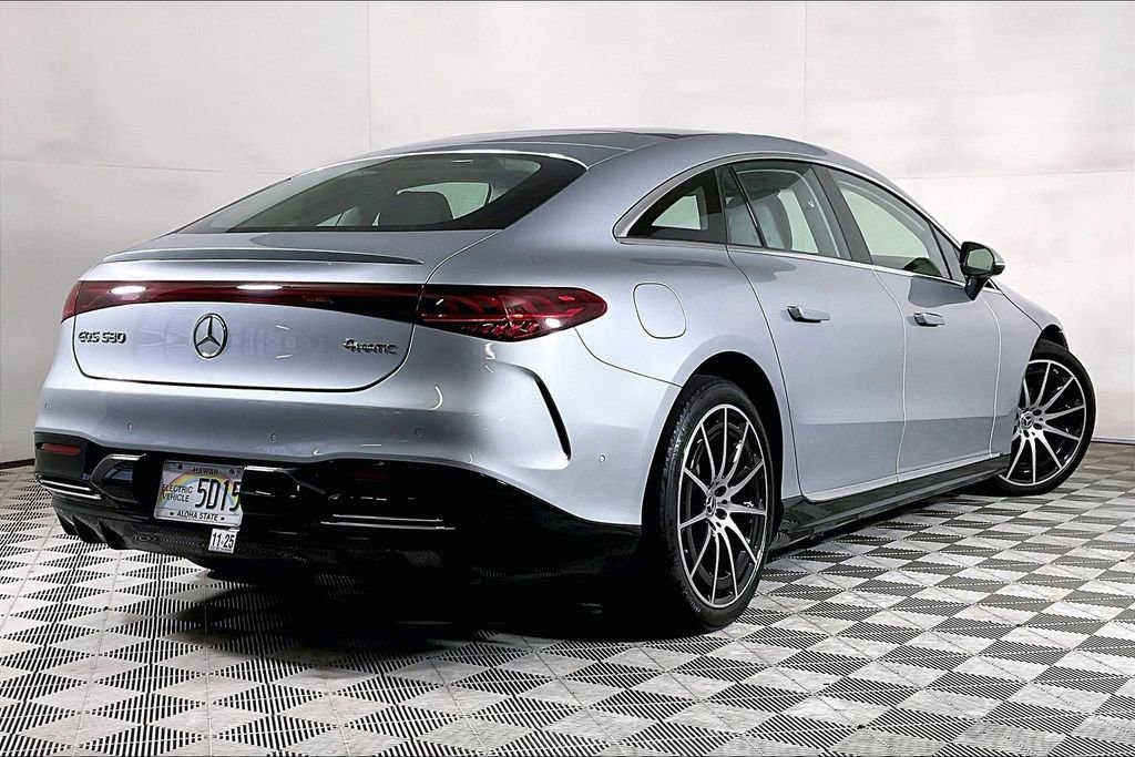 Used 2022 Mercedes-Benz EQS 580 4MATIC Sedan image 9