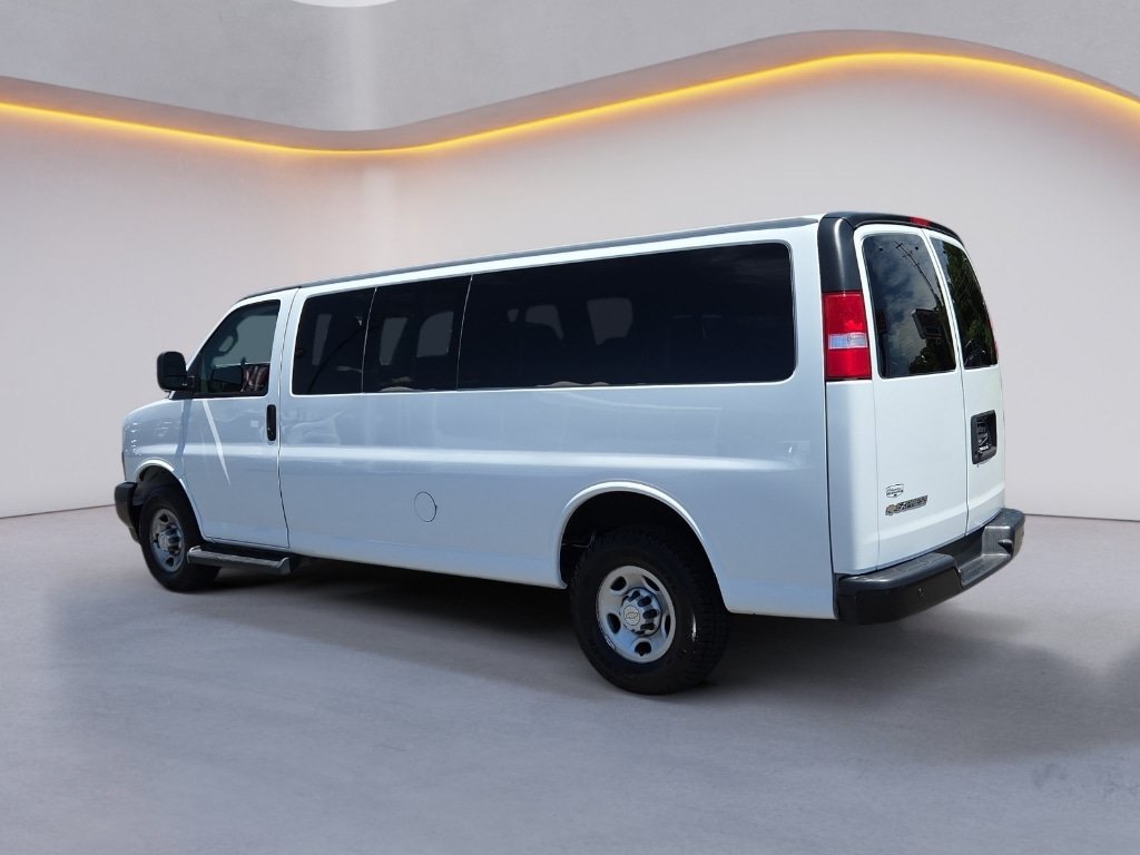 Used 2022 Chevrolet Express 3500 LS RWD image 7