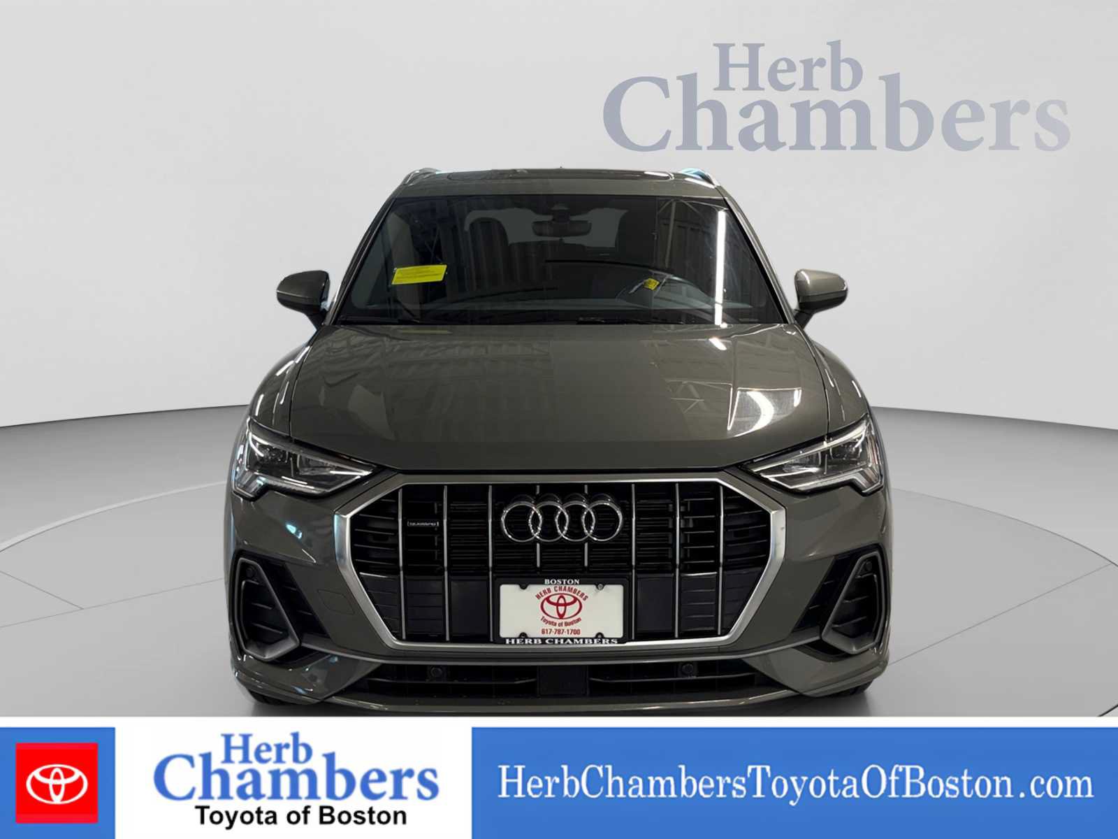 Used 2025 Audi Q3 2.0T Premium AWD/4WD image 2