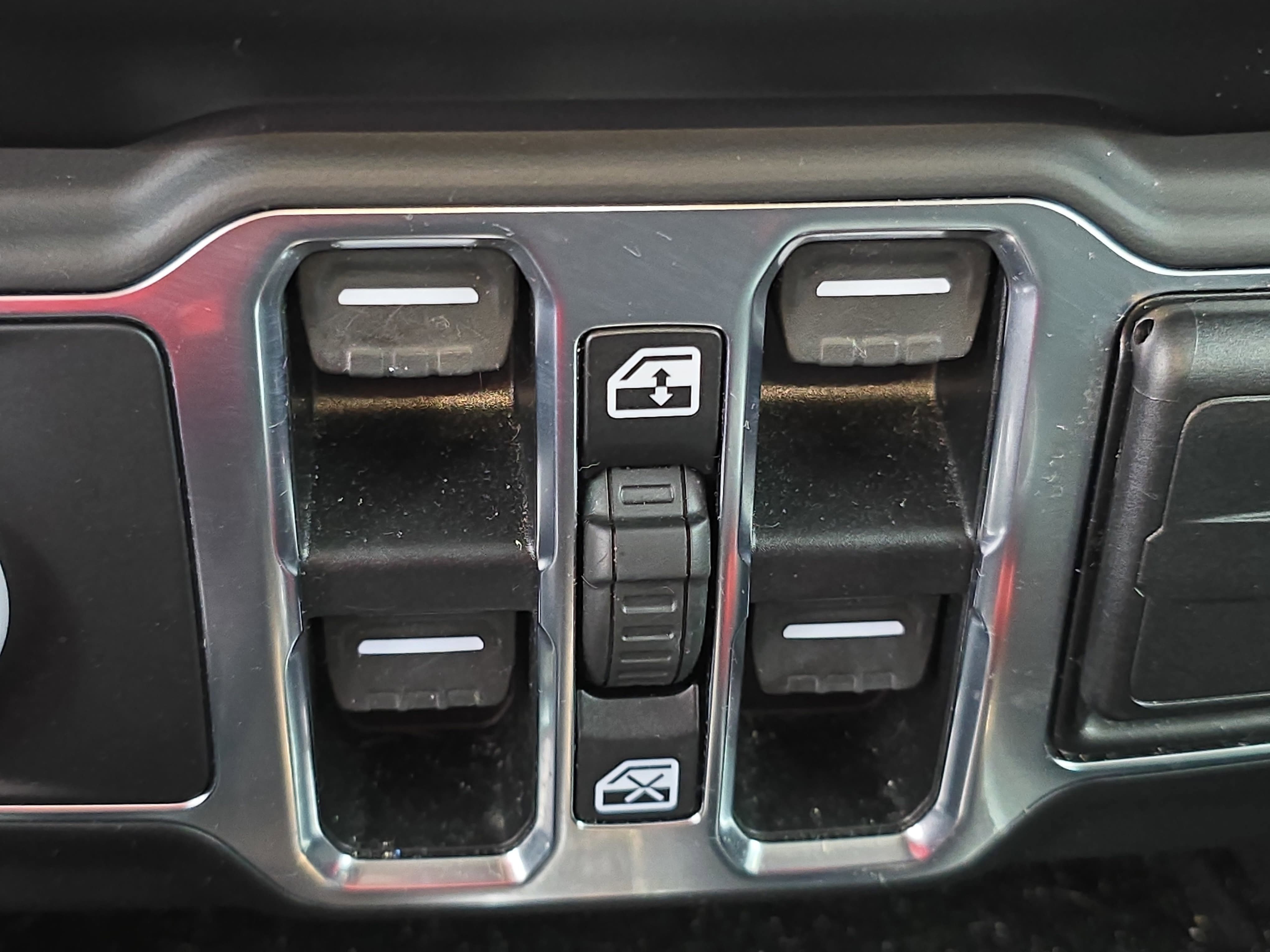 Used 2020 Jeep Wrangler Unlimited Sport S w/ Sun And Sound Package AWD/4WD image 27