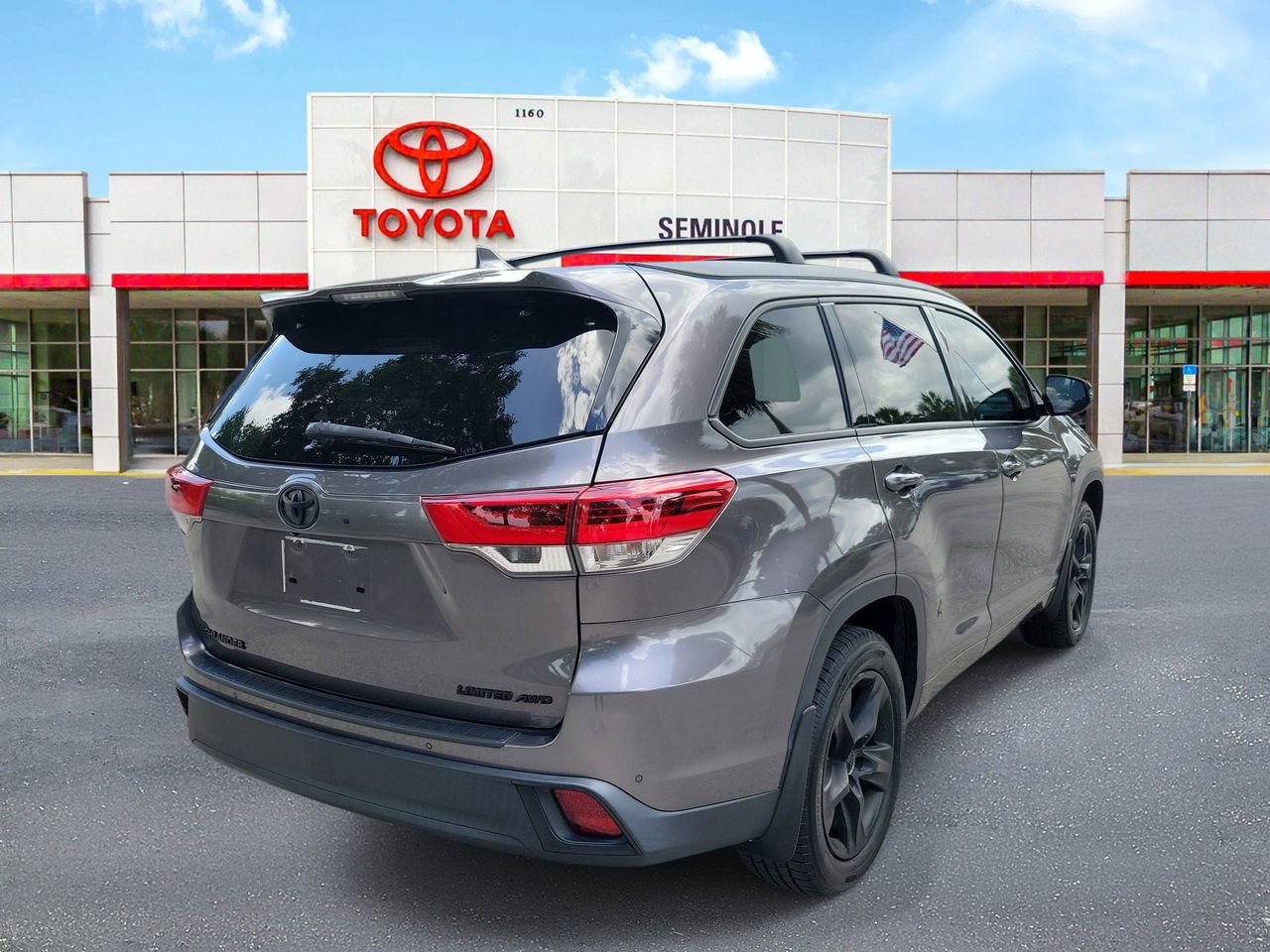 Used 2019 Toyota Highlander Limited AWD/4WD image 3