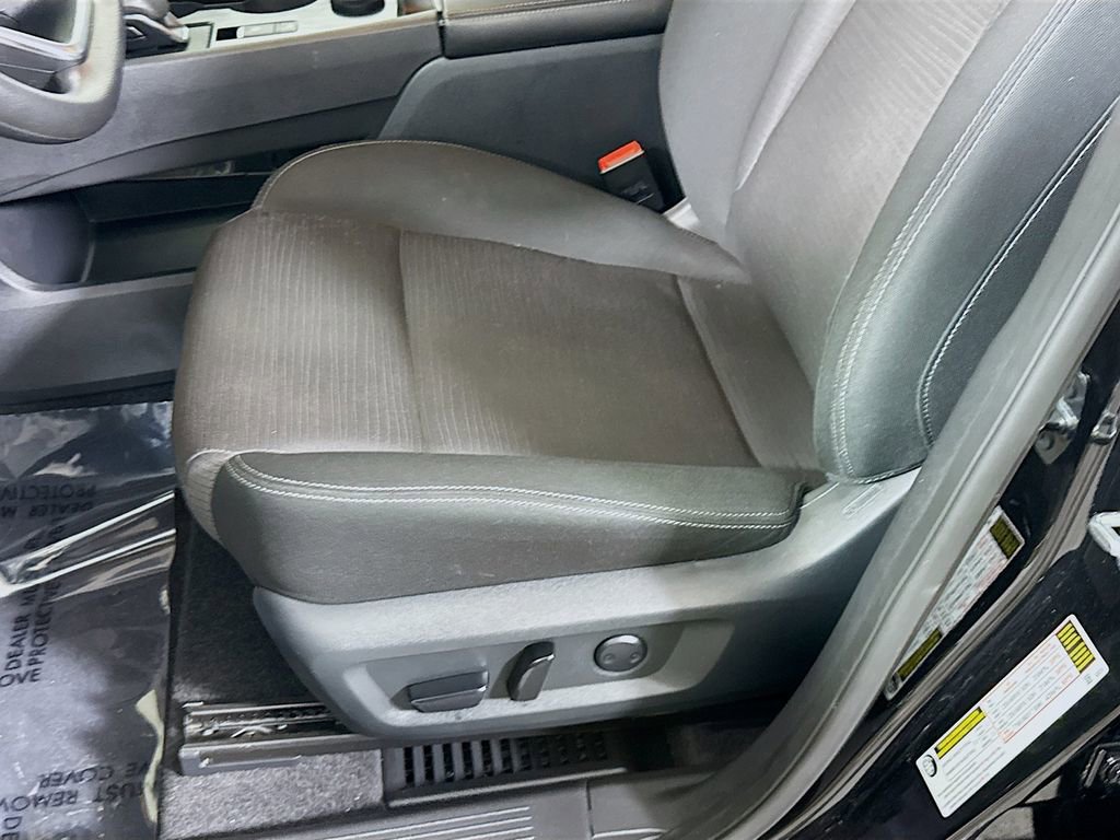 Certified 2022 Nissan Rogue SV image 24