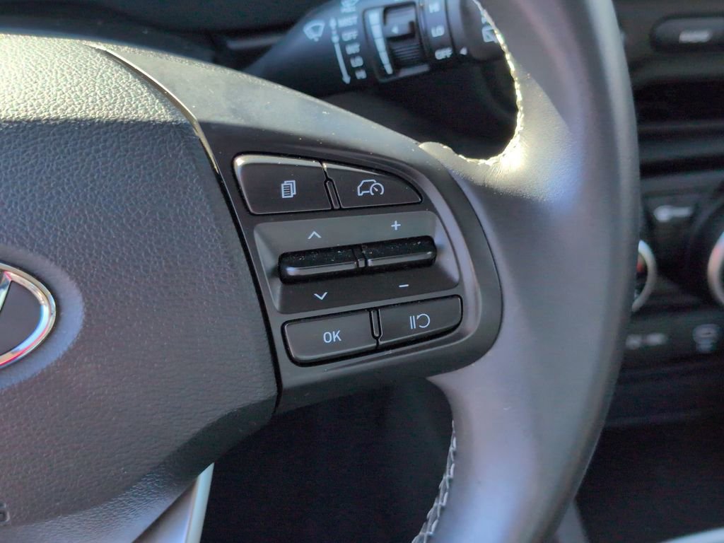 Used 2025 Hyundai Venue SEL FWD image 22