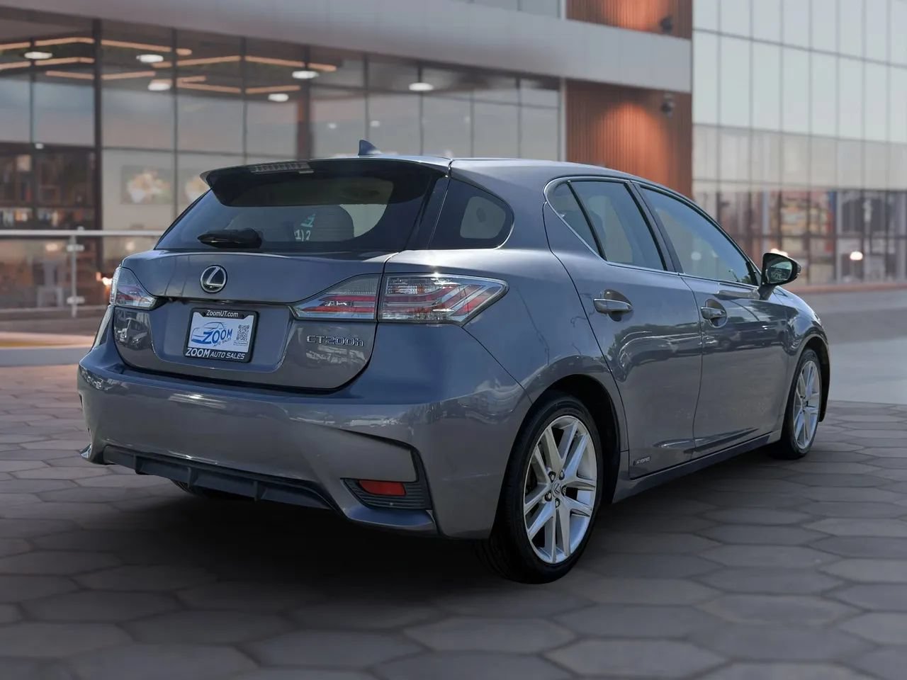 Used 2015 Lexus CT 200h w/ Navigation Package FWD image 8