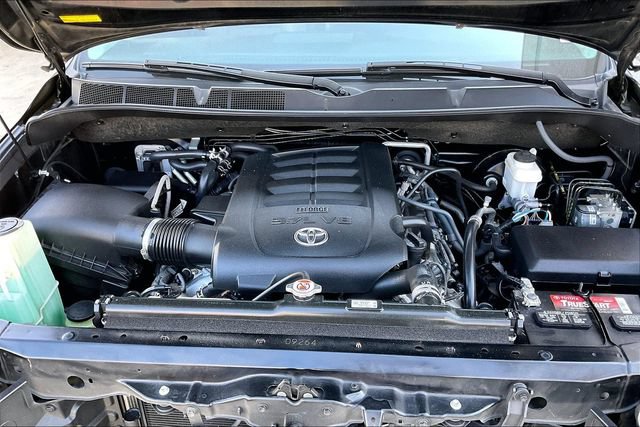 Used 2019 Toyota Sequoia Platinum AWD/4WD image 9