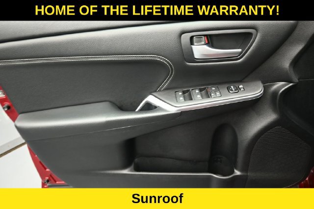 Used 2015 Toyota Camry XLE w/ Moonroof Package FWD image 11