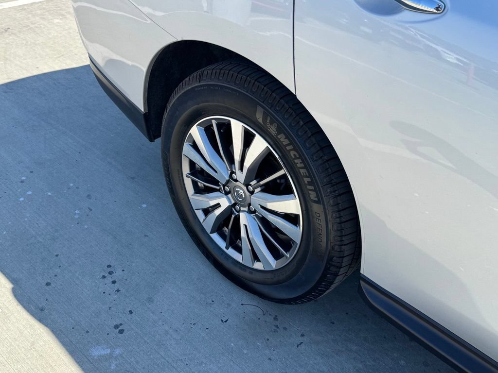 Used 2019 Nissan Pathfinder SL FWD image 26