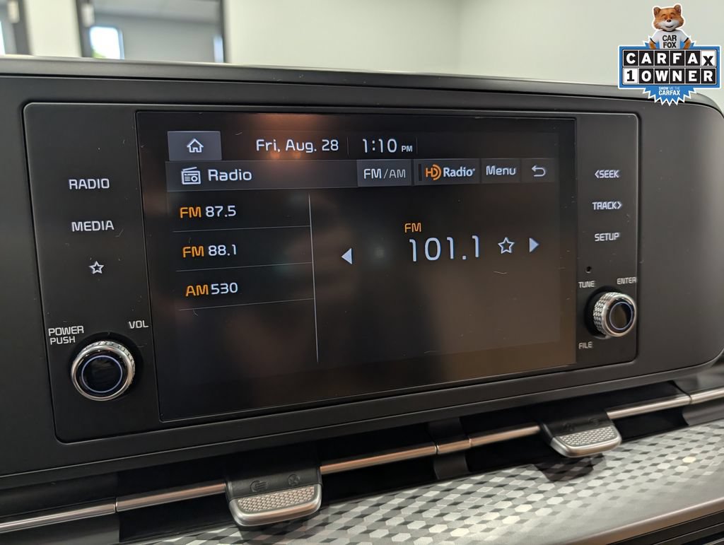 Certified 2024 Kia Carnival LX FWD image 14