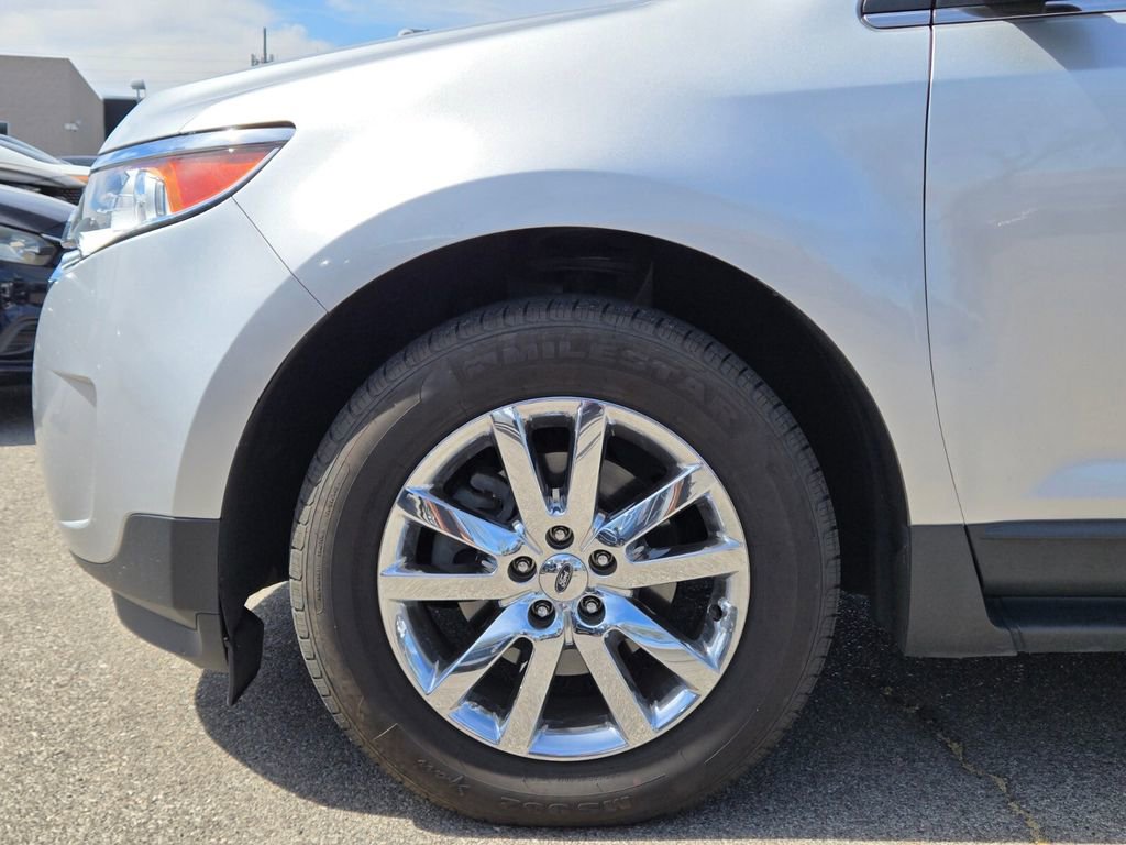 Used 2012 Ford Edge Limited w/ Driver Entry Pkg FWD image 5