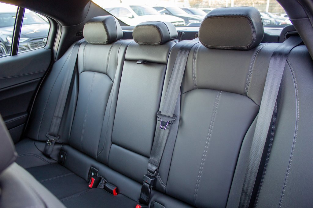 Used 2025 Alfa Romeo Giulia AWD image 21