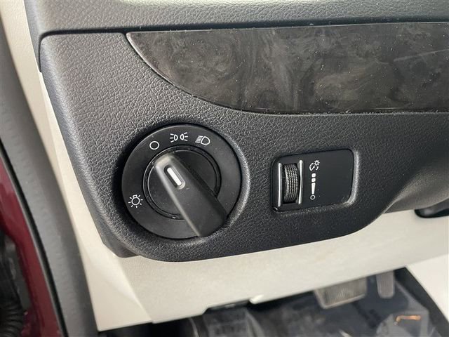 Used 2017 Dodge Grand Caravan SE FWD image 13