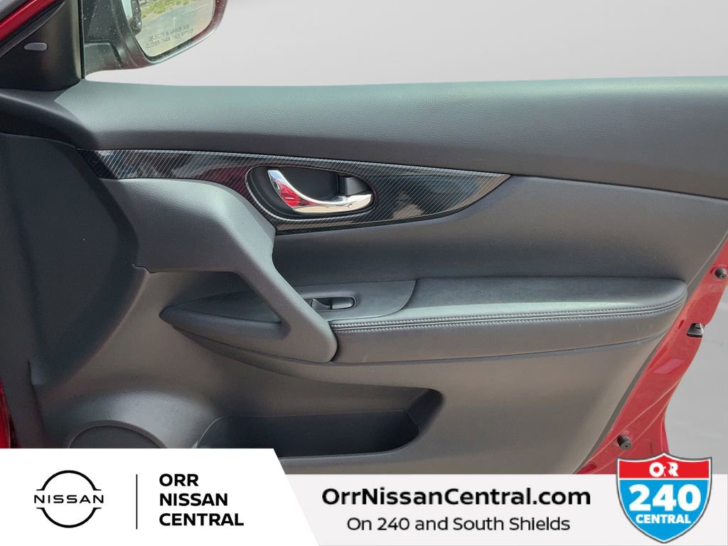 Used 2017 Nissan Rogue SL w/ SL Premium Package FWD image 10