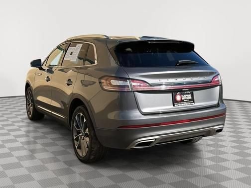 Used 2022 Lincoln Nautilus Reserve AWD/4WD image 5