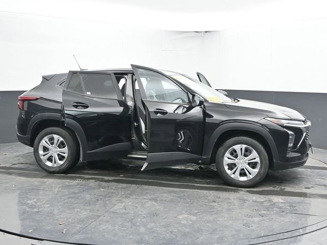 Used 2024 Chevrolet Trax LS image 53