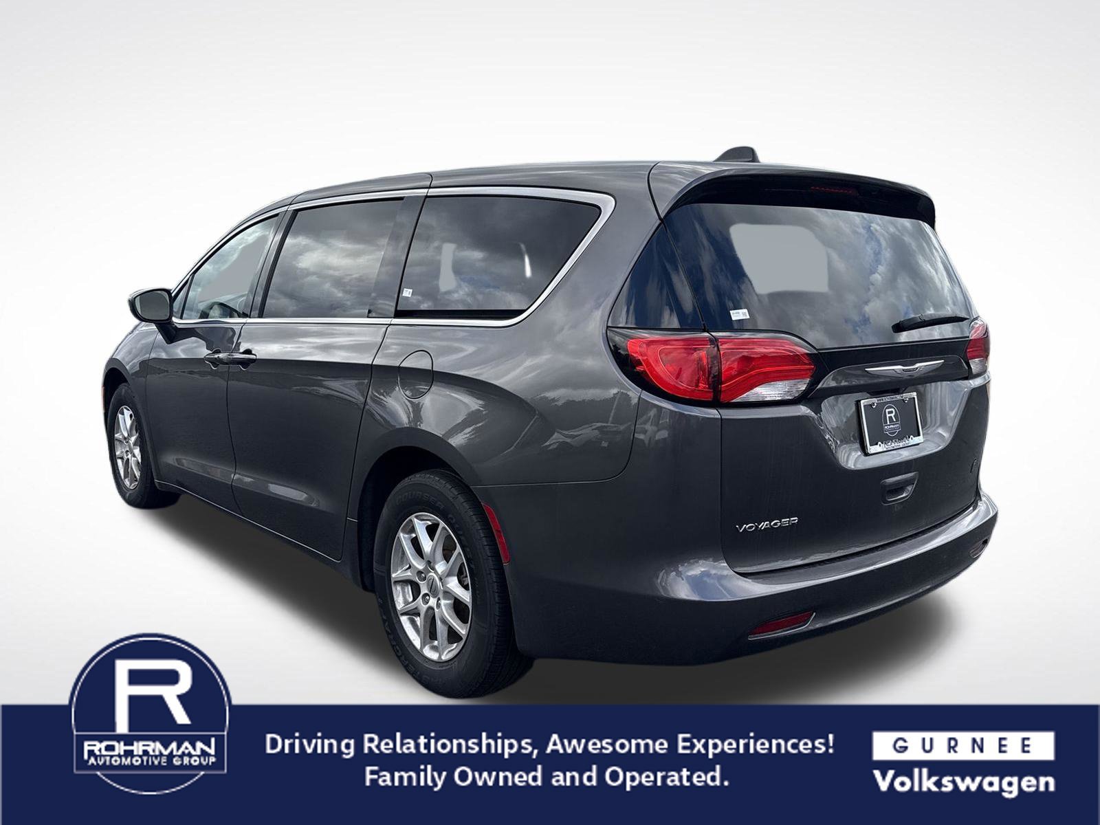 Used 2022 Chrysler Voyager LX FWD image 6