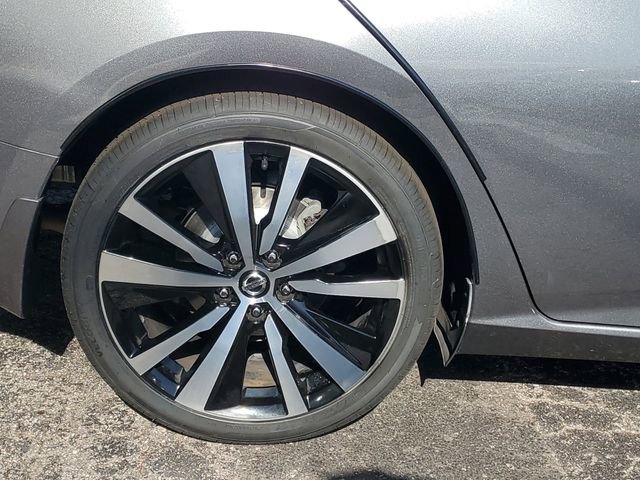 Used 2020 Nissan Altima 2.5 SR w/ Premium Package FWD image 6