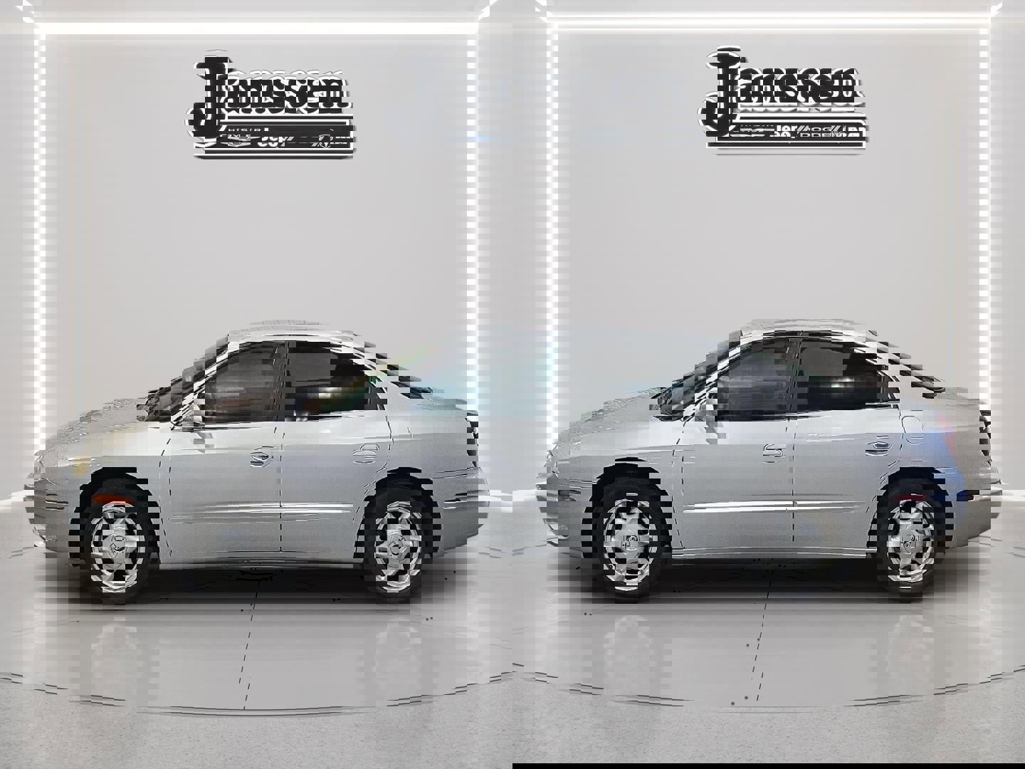 Used 2001 Oldsmobile Aurora 4.0 image 2