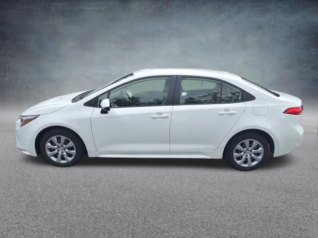 Used 2023 Toyota Corolla LE FWD image 5