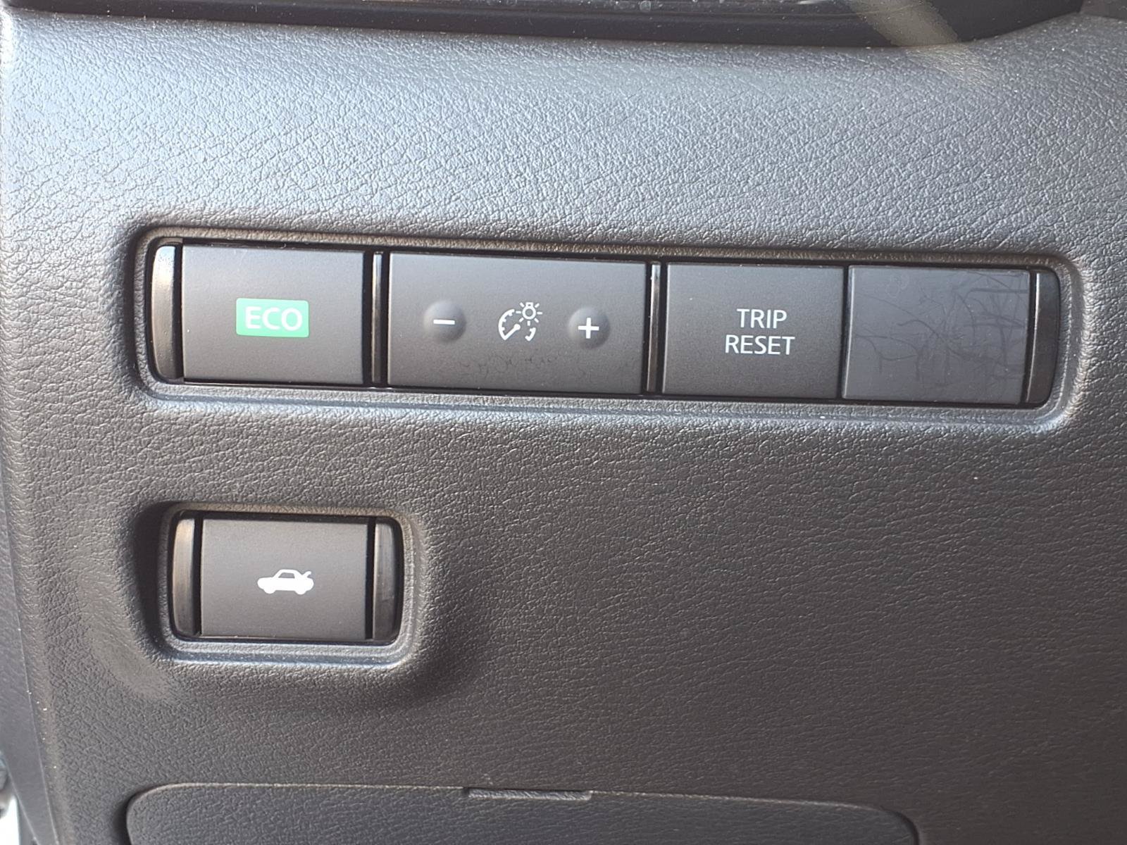 Used 2022 Nissan Sentra SV FWD image 6