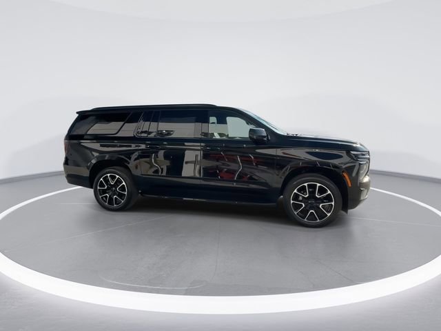Used 2025 Chevrolet Suburban RST image 9