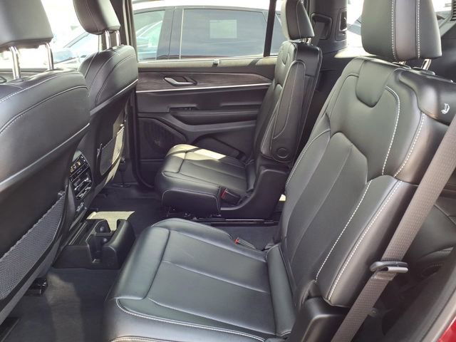 Used 2025 Jeep Grand Cherokee L Limited w/ Luxury Tech Group II image 17