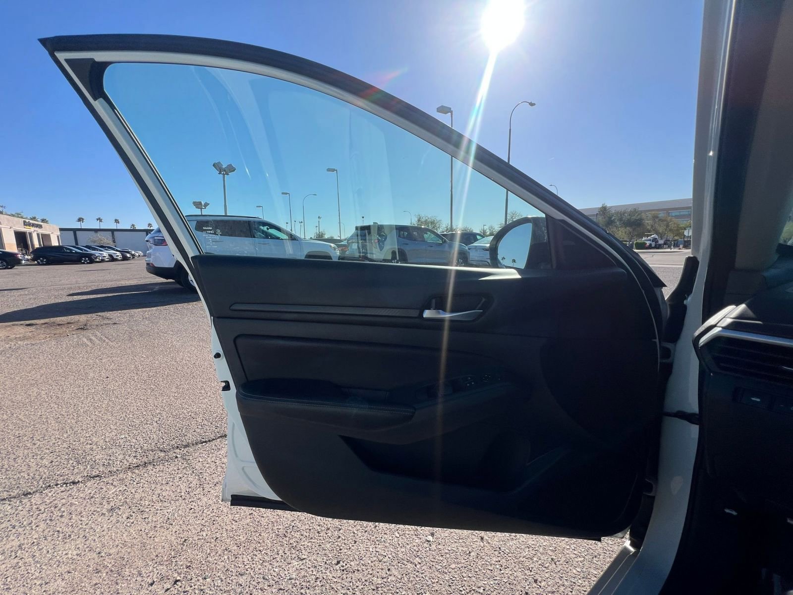 Used 2025 Nissan Altima 2.5 SV image 18