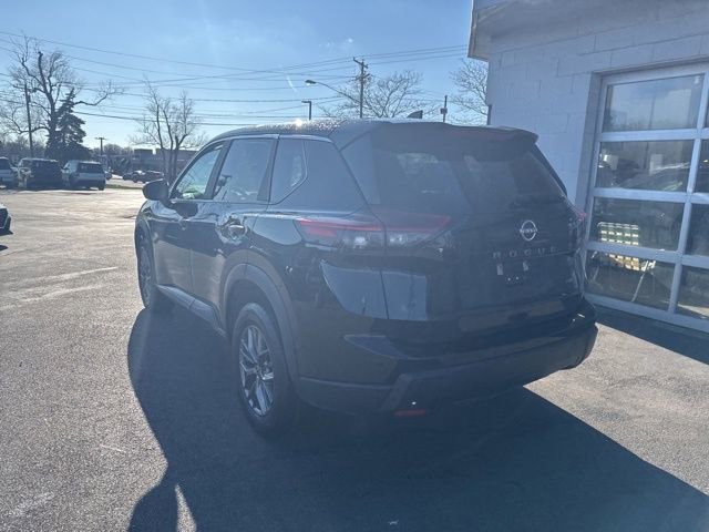 Used 2024 Nissan Rogue S AWD/4WD image 4