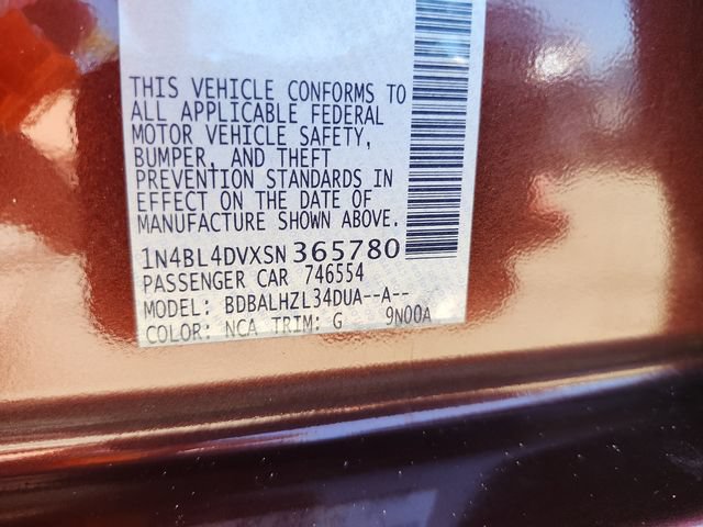 Used 2025 Nissan Altima 2.5 SV FWD image 34