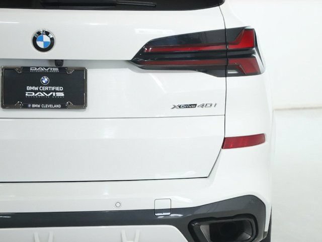 Used 2024 BMW X5 xDrive40i w/ M Sport Package AWD/4WD image 46