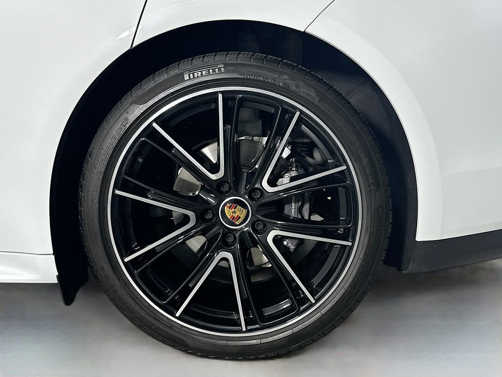 Used 2023 Porsche Panamera Platinum Edition image 33