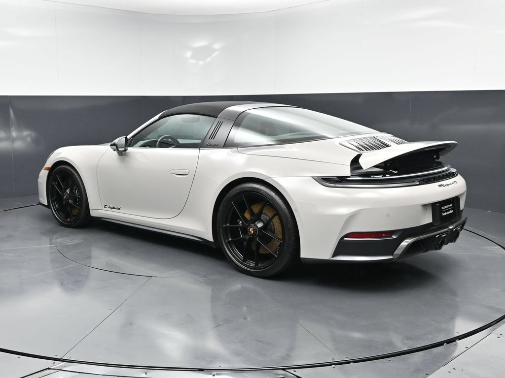 Certified 2026 Porsche 911 Targa 4 GTS AWD/4WD image 3