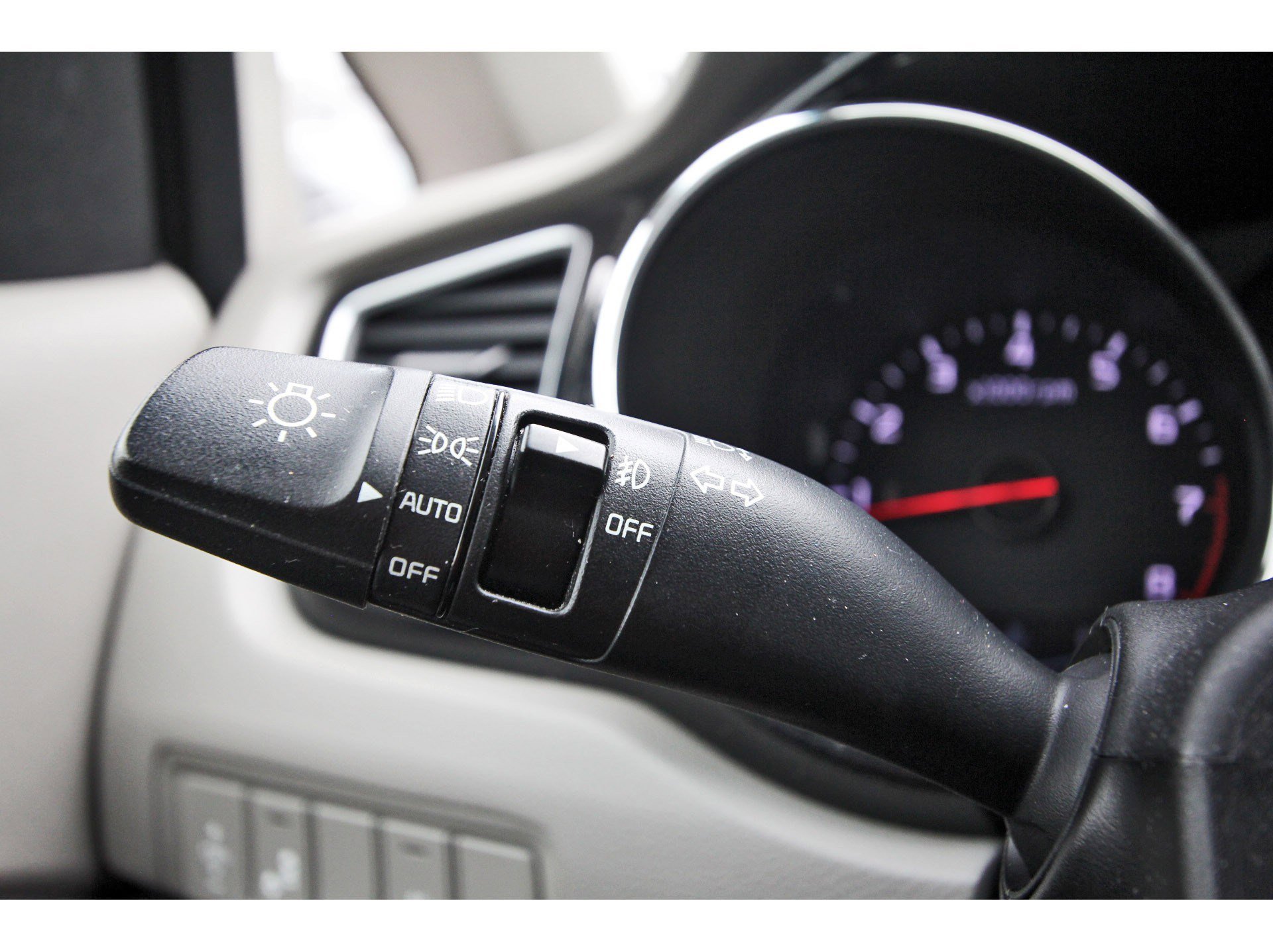 Used 2016 Kia Sedona SX Limited FWD image 19