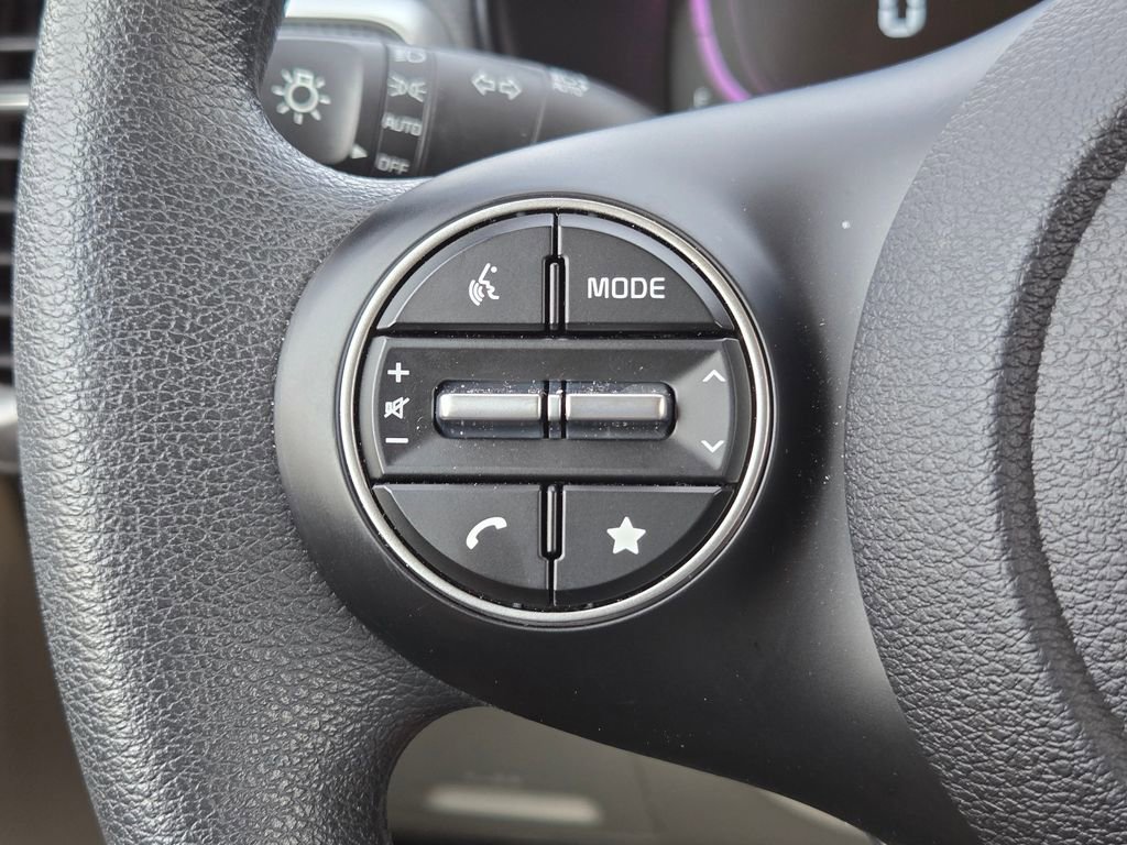 Used 2025 Kia Soul LX FWD image 22