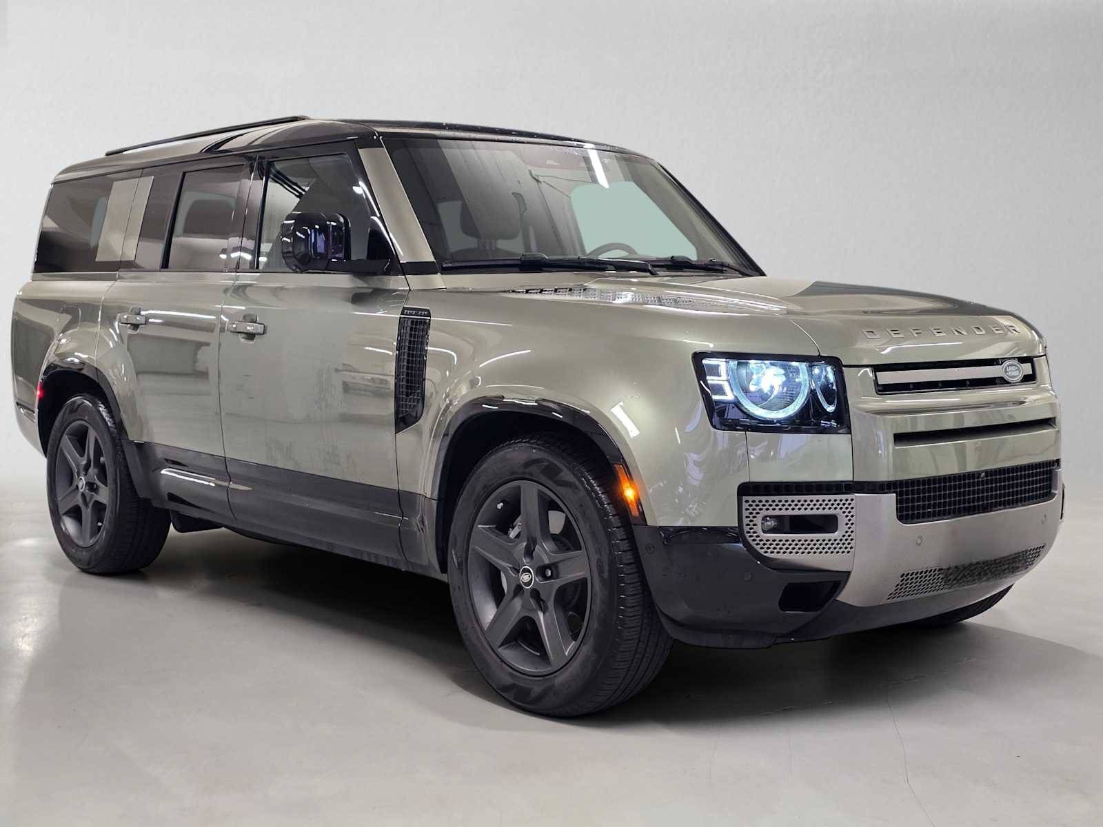 Used 2025 Land Rover Defender 130 X-Dynamic SE AWD/4WD image 7