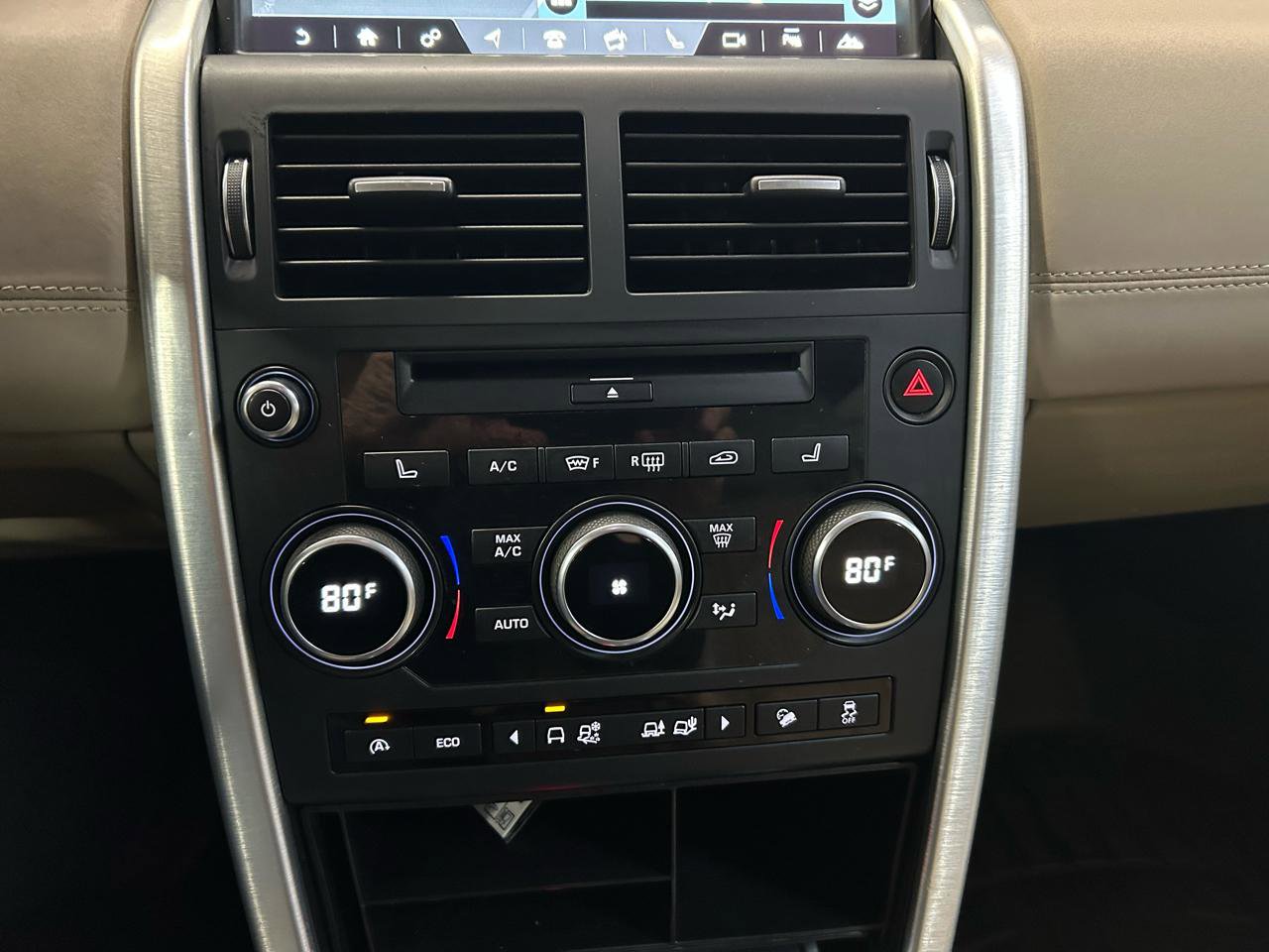 Used 2017 Land Rover Discovery Sport HSE image 14