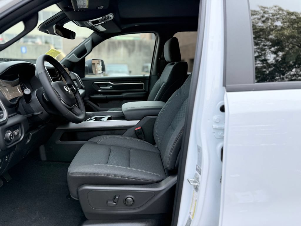 New 2026 RAM 1500 Big Horn AWD/4WD image 15