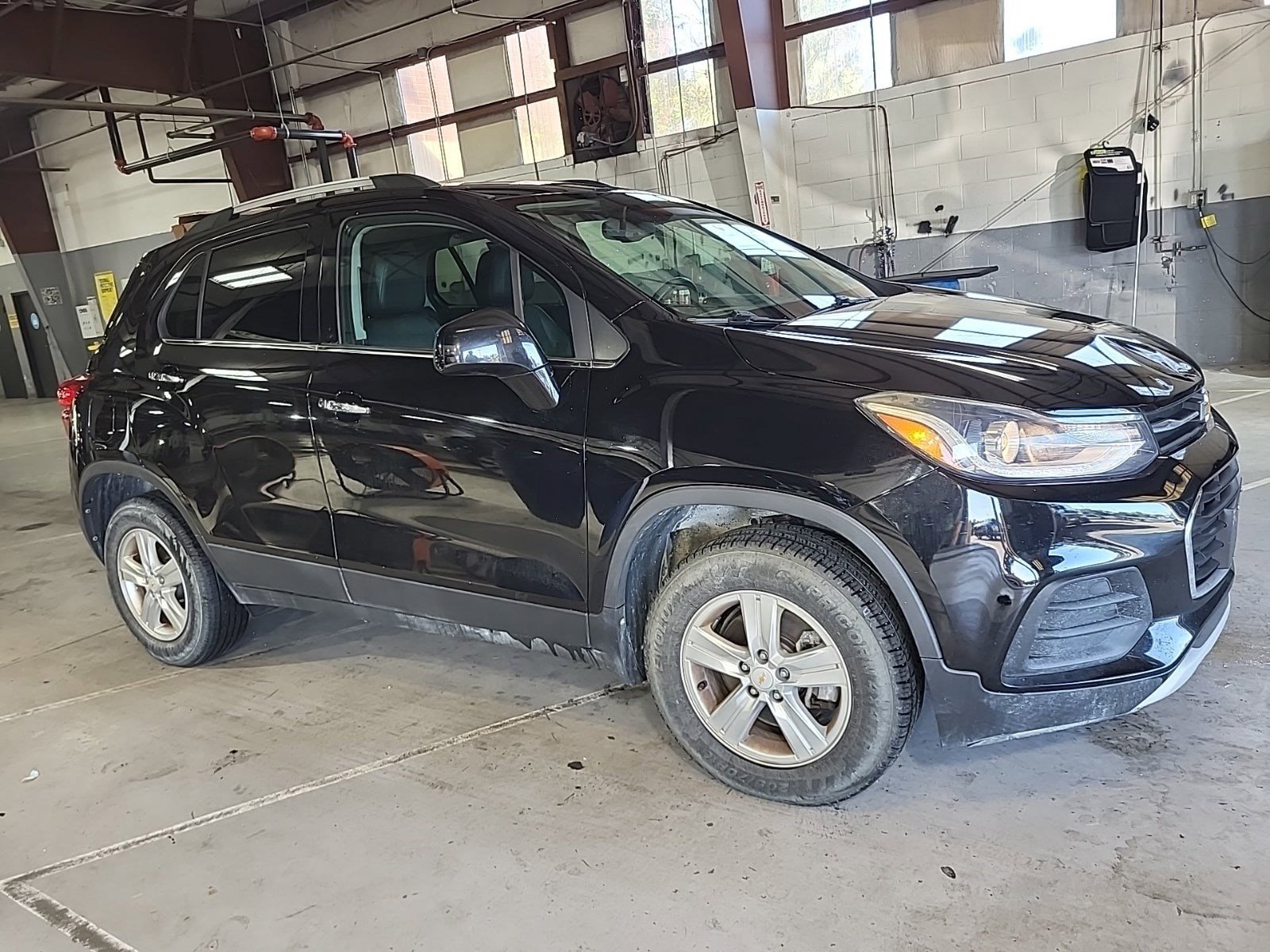 Used 2019 Chevrolet Trax LT w/ LT Convenience Package image 4