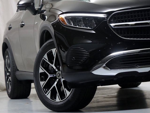 New 2025 Mercedes-Benz GLC 350e 4MATIC image 4