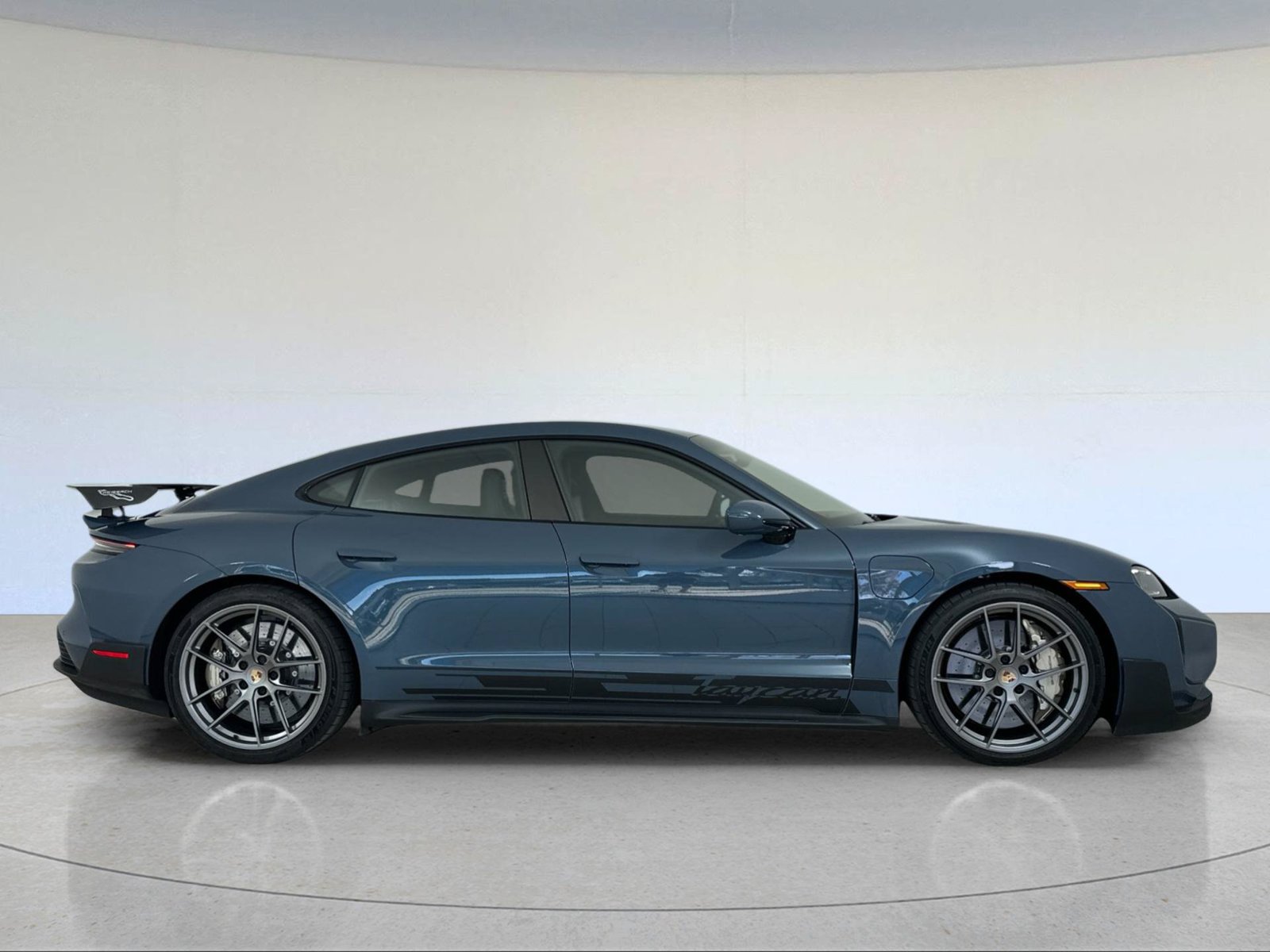 Certified 2025 Porsche Taycan GTS AWD/4WD image 9
