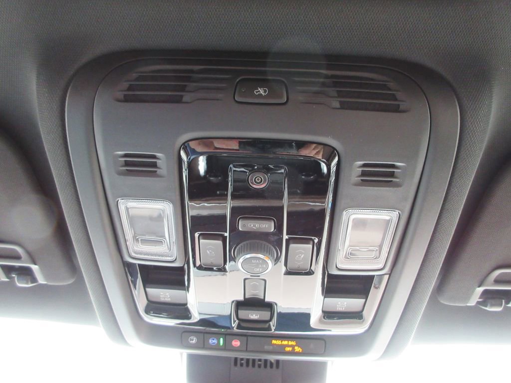 New 2026 Chevrolet Suburban High Country AWD/4WD image 38