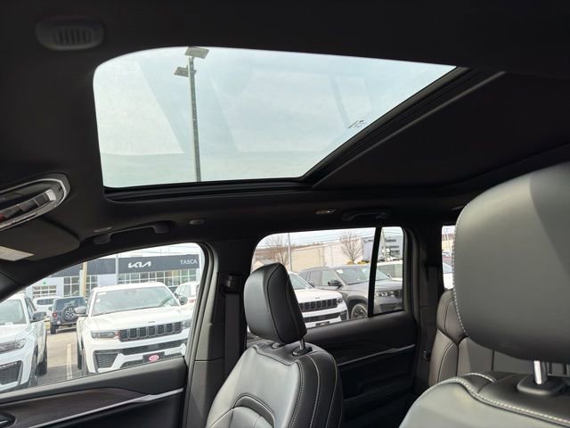 New 2026 Jeep Grand Cherokee Limited w/ Limited Altitude Package image 15
