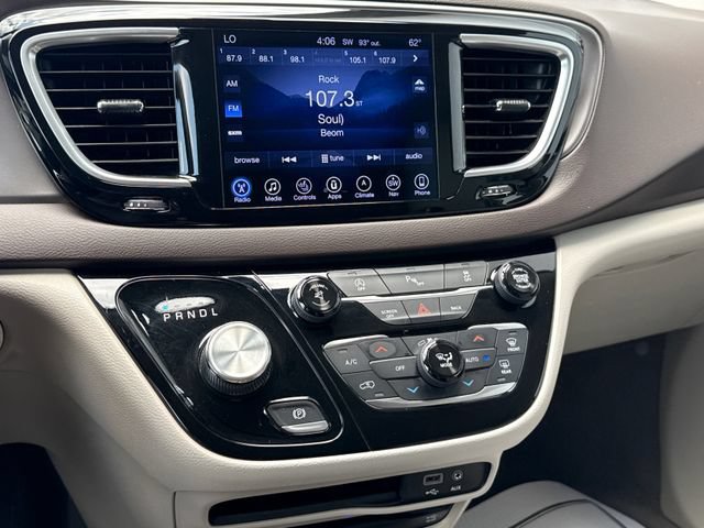 Used 2017 Chrysler Pacifica Touring-L Plus FWD image 15