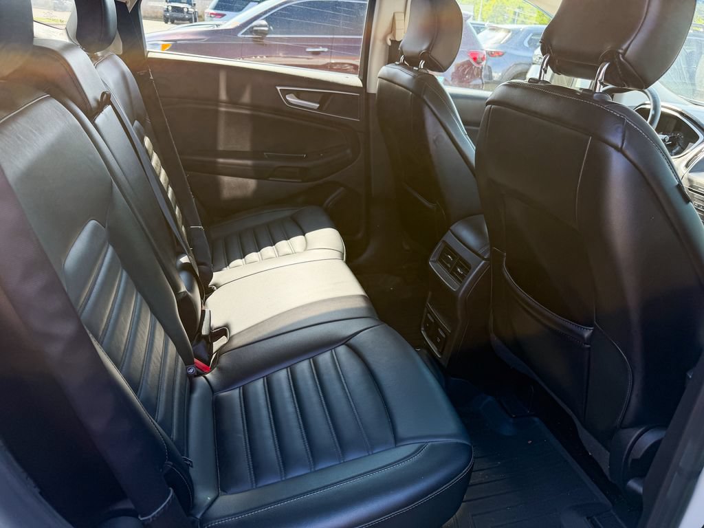 Used 2017 Ford Edge SEL w/ Equipment Group 201A AWD/4WD image 16