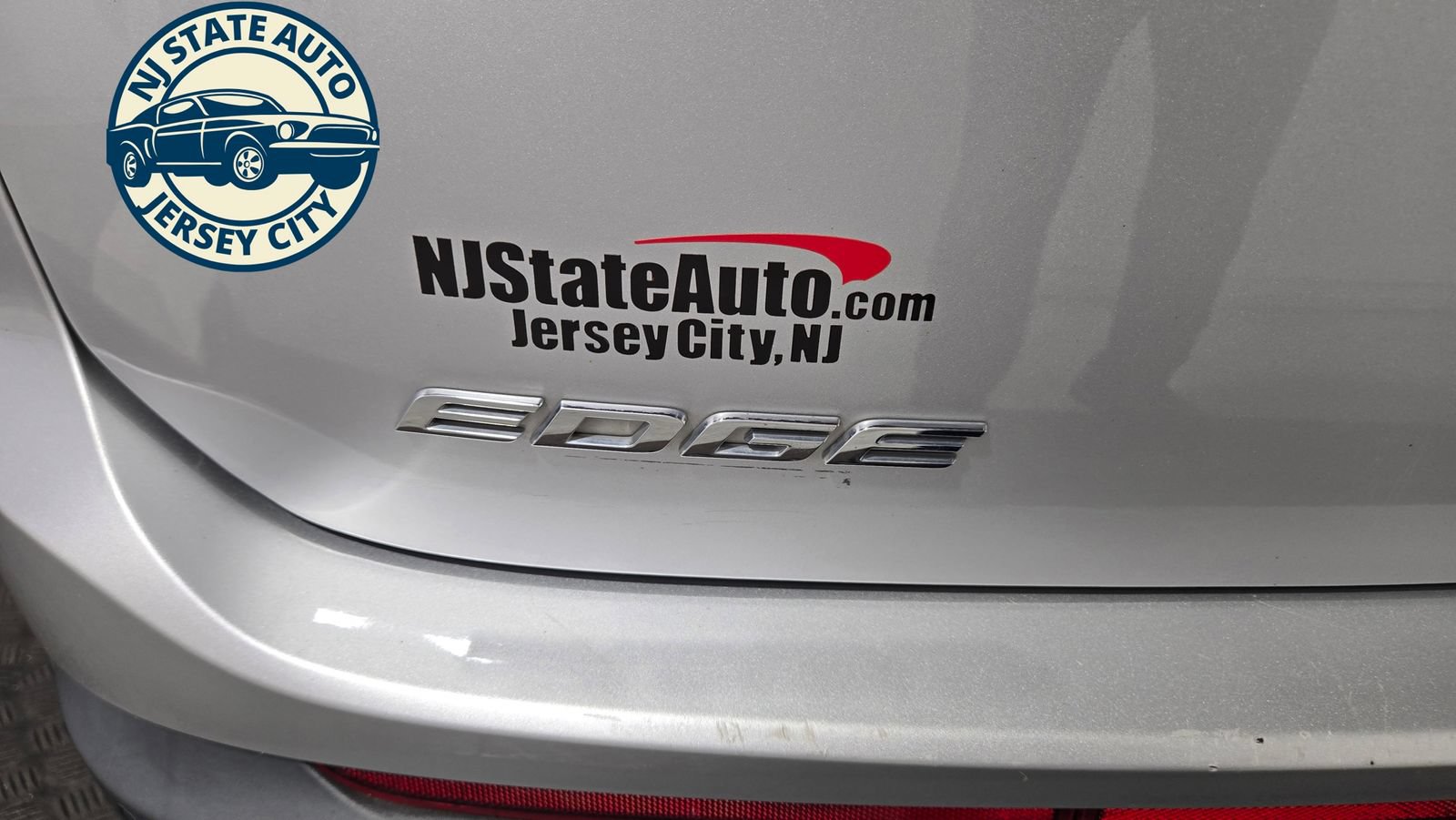 Used 2018 Ford Edge Titanium w/ Equipment Group 302A AWD/4WD image 34