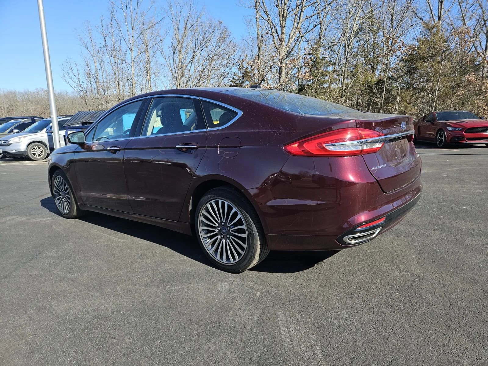 Used 2017 Ford Fusion SE image 2