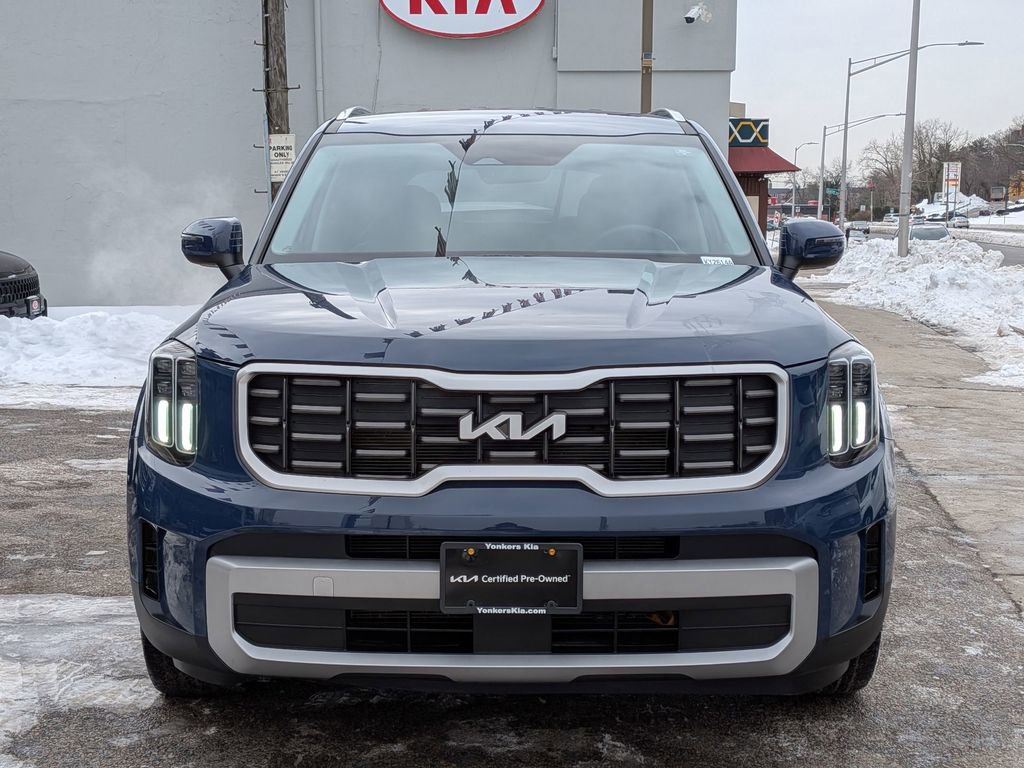Used 2023 Kia Telluride S image 3