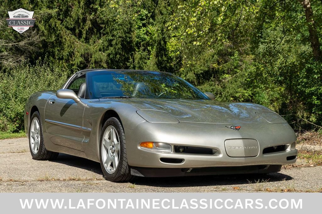 Used 1999 Chevrolet Corvette Coupe RWD image 1