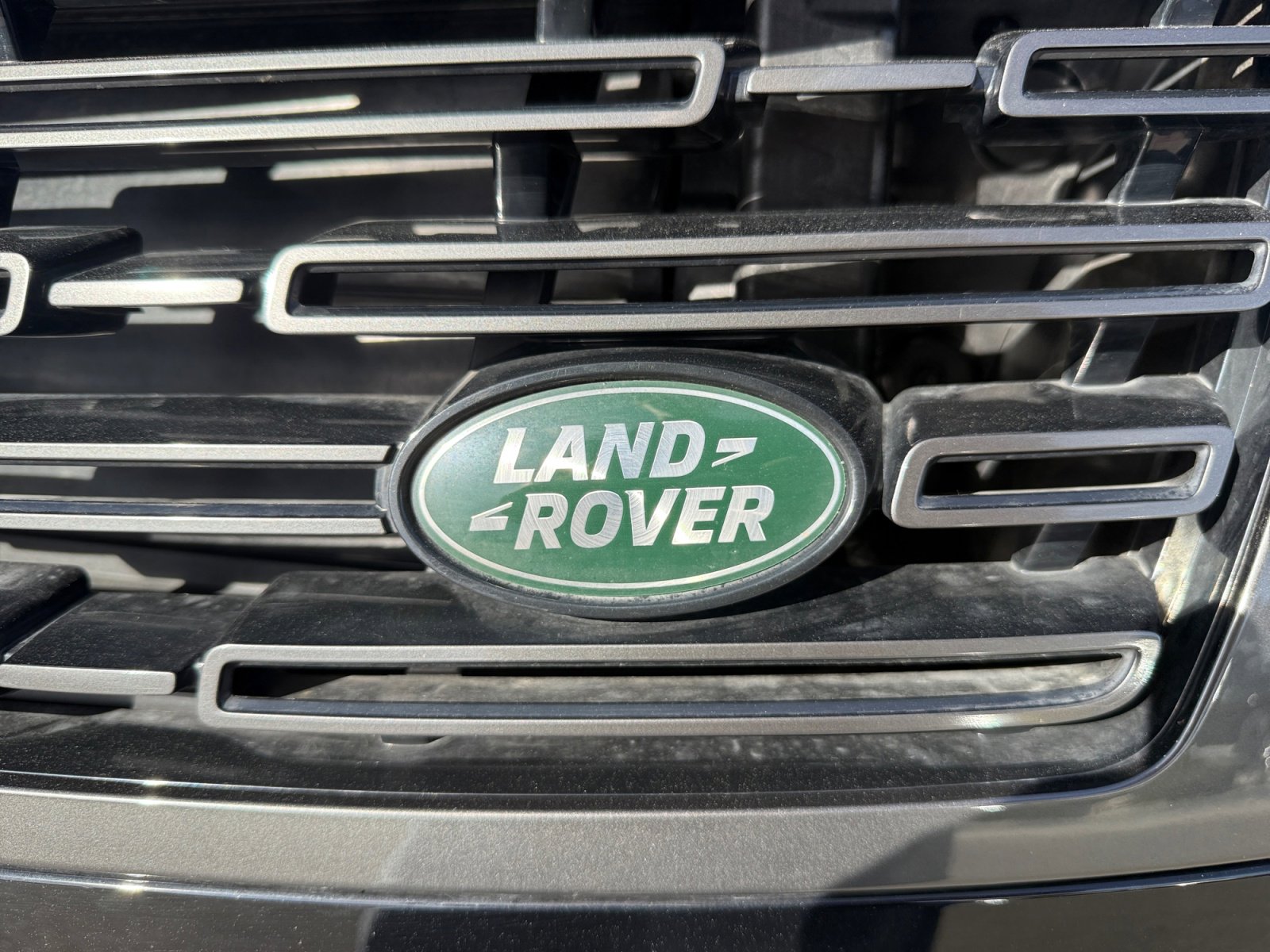 Used 2025 Land Rover Range Rover SE image 24