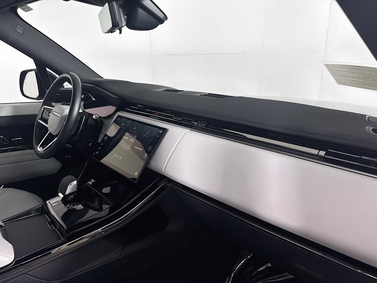 Used 2024 Land Rover Range Rover Sport SE image 31